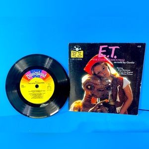 E.T. THE EXTRA TERRESTRIAL 1982 DISNEYLAND VINYL RECORD & 28p. READ-ALONG BOOK